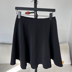 Black Textured A-Line Mini Skirt with Zipper - Size M